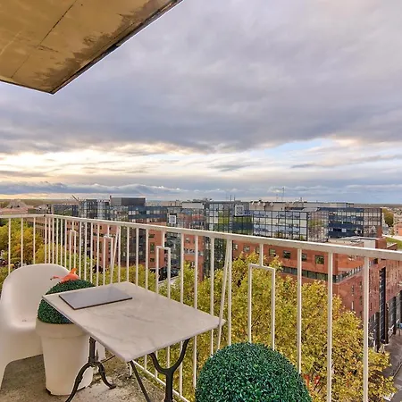 Apartment Beautiful With *sunny* Balcony